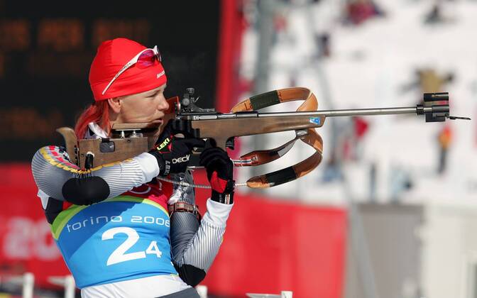 Biathlon women s relay silver medal Olympic Games 2006 recorded in San Sicario on 23 02 2006 Kati Wilhelm with gun shoot San Sicario, Italy
