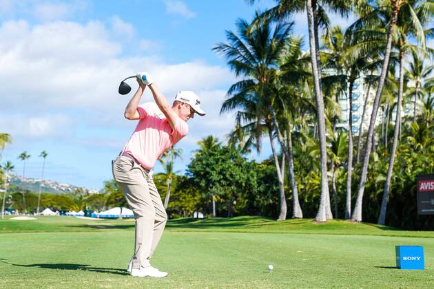 January 13, 2018 - Honolulu, Hawaii: Russell Knox hits his drive on the 10th hole during the third round play at the Sony Open at Waialae Country Club in Honolulu, Hawaii. CSM PGA Golf Herren Golf 2018: Sony Open JAN13 - ZUMAc04_ 20180113_zaf_c04_214 Copyright: xGlennxYozax
