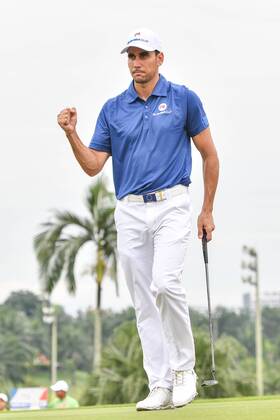 (180114) -- KUALA LUMPUR, Jan. 14, 2018 -- Team Europe s Rafa Cabrera Bello competes during the EurAsia Cup 2018 at the Glenmarie Golf and Country Club in Kuala Lumpur, Malaysia, on Jan. 14, 2018. Team Europe won 14-10. ) (SP)MALAYSIA-KUALA LUMPUR-GOLF-EURASIA CUP-FINAL ChongxVoonxChung 