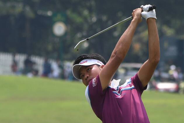 (180120) -- SINGAPORE, Jan. 20, 2018 -- Thailand s player Danthai Boonma competes in the SMBC Singapore Open held in Singapore s Sentosa Golf Club on Jan 20, 2018. ) (SP)SINGAPORE-GOLF-SMBC SINGAPORE OPEN ThenxChihxWey 