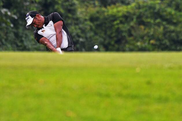 (180120) -- SINGAPORE, Jan. 20, 2018 -- Thailand s player Chapchai Nirat competes during the 3rd round of the SMBC Singapore Open held in Singapore s Sentosa Golf Club on Jan 20, 2018. ) (SP)SINGAPORE-GOLF-SMBC SINGAPORE OPEN ThenxChihxWey 