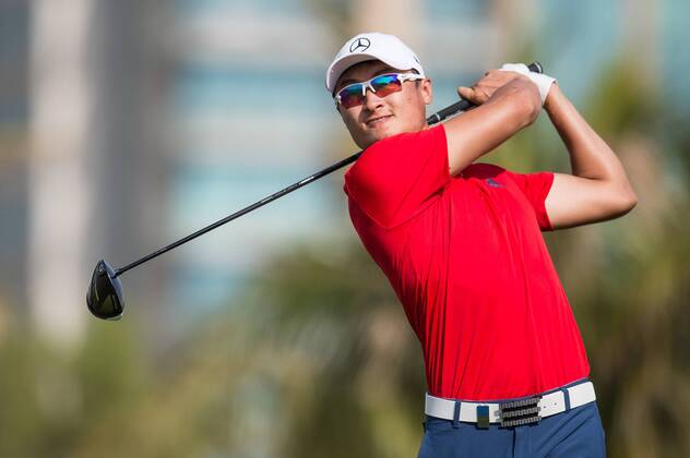 Haotong Li of China tees off during the first round of the Omega Dubai Desert Classic European Tour 2018 at the Emirates Golf Club, Dubai, UAE on 25 January 2018. Copyright: xGrantxWinterx 18690056