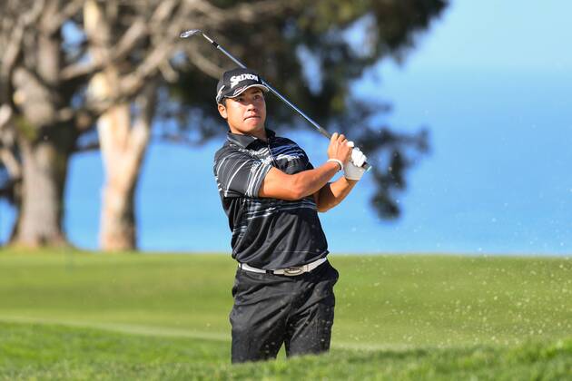 SAN DIEGO, CA - JANUARY 25: Hideki Matsuyama hits from the 11th hole sand trap on the North Course during the first round of the Farmers Insurance Open golf tournament at Torrey Pines Municipal Golf Course on January 25, 2018. (Photo by Brian Rothmuller Icon Sportswire) GOLF: JAN 25 PGA Golf Herren - Farmers Insurance Open Icon180125009 EDITORIAL USE ONLY