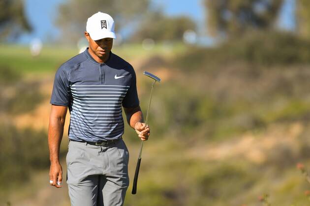 SAN DIEGO, CA - JANUARY 26: Tiger Woods looks down after missing a putt on the 12th hole on the North Course during the second round of the Farmers Insurance Open golf tournament at Torrey Pines Municipal Golf Course on January 26, 2018. (Photo by Brian Rothmuller Icon Sportswire) GOLF: JAN 26 PGA Golf Herren - Farmers Insurance Open Icon180126003 EDITORIAL USE ONLY