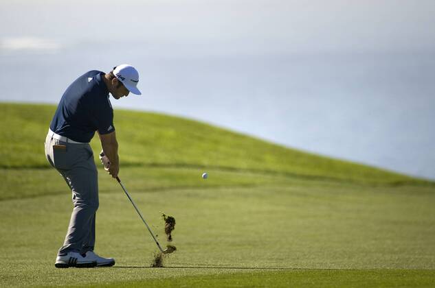 Spanish golfer Jon Rahm in action during the second day of the Farmers Insurance Open of the PGA Golf Herren Tour at the Torrey Pines golf course in San Diego, United States, 26 January 2018. Farmers Insurance Open in San Diego !ACHTUNG: NUR REDAKTIONELLE NUTZUNG!  Copyright: xDavidxMaungx SAN008 20180126-636526075649958835