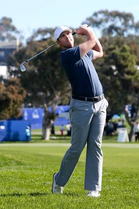 January 27, 2018 - San Diego, California, United States - Luke List hits out of the rough on the first hole during the third round of the 2018 Farmers Insurance Open at Torrey Pines GC. Golf 2018: Farmers Insurance Open - Round 3 - ZUMAw109 20180127_zap_w109_037 Copyright: xDebbyxWongx
