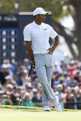 January 27, 2018 - San Diego, California, United States - Tiger Woods waits on the 17th green during the third round of the 2018 Farmers Insurance Open at Torrey Pines GC. Golf 2018: Farmers Insurance Open - Round 3 - ZUMAw109 20180127_zap_w109_038 Copyright: xDebbyxWongx