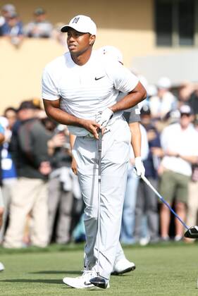 January 27, 2018 - San Diego, California, United States - Tiger Woods watches his tee shot off the first hole during the third round of the 2018 Farmers Insurance Open at Torrey Pines GC. Golf 2018: Farmers Insurance Open - Round 3 - ZUMAw109 20180127_zap_w109_059 Copyright: xDebbyxWongx