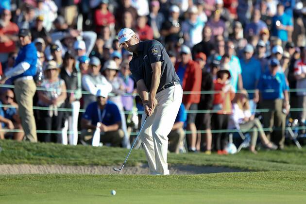January 27, 2018 - San Diego, California, United States - Ryan Palmer chips on to the 18th green during the third round of the 2018 Farmers Insurance Open at Torrey Pines GC. Golf 2018: Farmers Insurance Open - Round 3 - ZUMAw109 20180127_zap_w109_112 Copyright: xDebbyxWongx