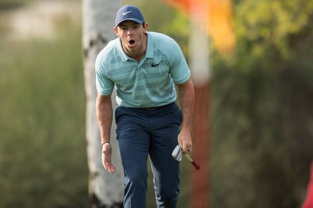 Rory Mcilroy of Northern Ireland watches in disbelief during the fourth round of the Omega Dubai Desert Classic European Tour 2018 at the Emirates Golf Club, Dubai, UAE on 28 January 2018. Copyright: xGrantxWinterx 18690195