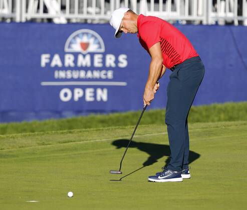 January 29, 2018 - San Diego, CA, USA - Alex Noren misses a putt during the 6th playoff hole at the Farmers Insurance Open at the Torrey Pines Golf Course on January 29, 2018. Jason Day beat Noren in a playoff. Farmers Insurance Open Playoff - ZUMAs44_ 20180129_zaf_s44_001 Copyright: xK.C.xAlfredx