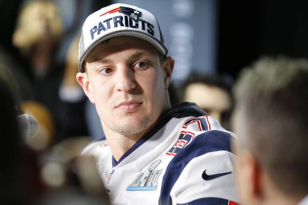 February 01, 2018 New England Patriots tight end Rob Gronkowski (87) speaks to the media during Super Bowl LII media availability at Mall of America in Bloomington, Minnesota. The New England Patriots will face the Philadelphia Eagles in Super Bowl LII on February 4th in Minneapolis, MN. CSM NFL American Football Herren USA 2018: Super Bowl LII - New England Patriots Media Availability FEB 01 - ZUMAc04_ 20180201_zaf_c04_038 Copyright: xCharlesxBausx