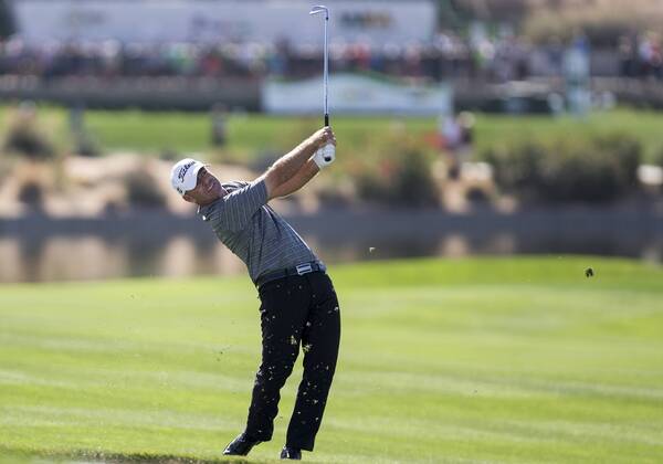 SCOTTSDALE, AZ - FEBRUARY 01: Ryan Armour this from the fairway during the Waste Management Phoenix Open on February 1, 2017 at TPC Scottsdale in Scottsdale, AZ(Photo by Adam Bow Icon Sportswire) GOLF: FEB 01 PGA Golf Herren - Waste Management Phoenix Open Icon1802010128 EDITORIAL USE ONLY