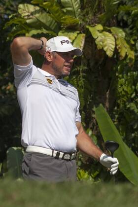 February 4, 2018 - Shah Alam, Kuala Lumpur, Malaysia - Lee Weswood is seen taking a shot from hole 6 at the last day of Maybank Championship 2018..The Maybank Championship 2018 golf event is being hosted on 1st to 4th February at Saujana Golf & Country Club. KL: Maybank championship last day - ZUMAs197 81794812st Copyright: xFarisxHadziqx xSopaxImagesx