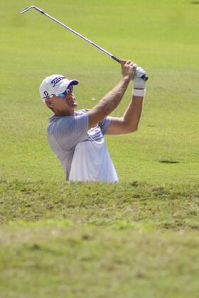 February 4, 2018 - Shah Alam, Kuala Lumpur, Malaysia - Berry Henson is seen taking a shot on course 6 at the last day of Maybank Championship 2018...The Maybank Championship 2018 golf event is being hosted on 1st to 4th February at Saujana Golf & Country Club. KL: Maybank championship last day - ZUMAs197 81794844st Copyright: xFarisxHadziqx xSopaxImagesx