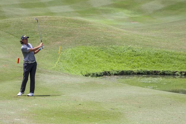 February 4, 2018 - Shah Alam, Kuala Lumpur, Malaysia - Gavin Green is seen taking a shot at course 17 on the last day of Maybank Championship 2018...The Maybank Championship 2018 golf event is being hosted on 1st to 4th February at Saujana Golf & Country Club. KL: Maybank championship last day - ZUMAs197 81794933st Copyright: xFarisxHadziqx xSopaxImagesx