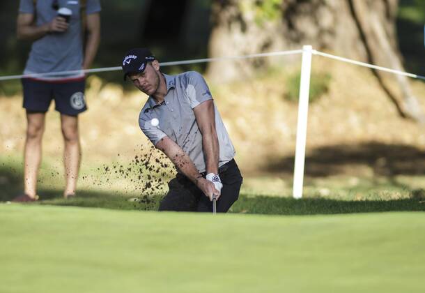 9th February 2018, Lake Karrinyup Country Club, Karrinyup, Australia; ISPS HANDA World Super 6 Perth golf, second round; Danny Willett (ENG) hits from the bunker  ActionPlus11983379