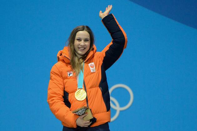 February 23, 2018 - Pyeongchang, South Korea - SUZANNE SCHULTING of the Netherlands celebrates getting the gold medal in the Ladies 1000m short track Speed skating Eisschnelllauf event in the PyeongChang Olympic Games Olympische Spiele Olympia OS Pyeongchang 18: Medal Winners - ZUMAl132 20180223_zap_l132_040 Copyright: xChristopherxLevyx