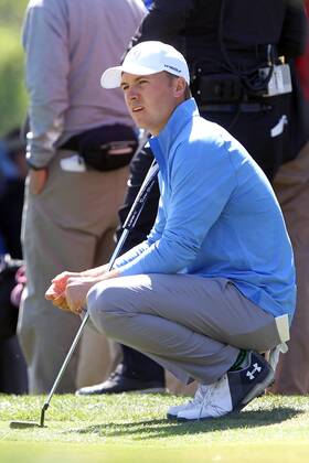 PALM HARBOR, FL - MARCH 08: Jordan Spieth takes a moment to look out towards the fairway during the first round of the Valspar Championship on March 08, 2018, at Westin Innisbrook-Copperhead Course in Palm Harbor, FL. (Photo by Cliff Welch Icon Sportswire) GOLF: MAR 08 PGA Golf Herren - Valspar Championship Icon3571803080071 EDITORIAL USE ONLY