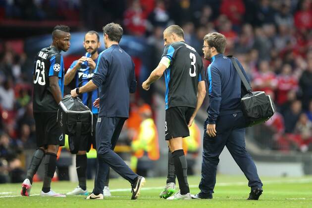 - MANCHESTER, UNITED KINGDOM: Club s Timmy Simons leaves the pitch after being injured during a soccer game between British club Manchester United ManU FC and Belgian team Club Brugge KV in Manchester, United Kingdom, Tuesday 18 August 2015, the first leg of the play-offs for the UEFA Champions League competition. BRUNOxFAHY x84379445x