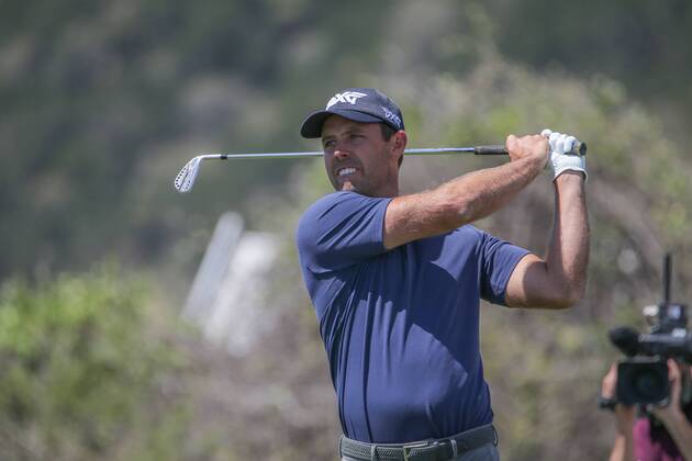 AUSTIN, TX - MARCH 21: Charl Schwartzel (RSA) hits from the 13th tee during the First Round of the WGC-Dell Technologies Match Play on March 21, 2018 at Austin Country Club in Austin, TX. (Photo by George Walker Icon Sportswire) GOLF: MAR 21 PGA Golf Herren - WGC-Dell Technologies Match Play Icon18032115 EDITORIAL USE ONLY