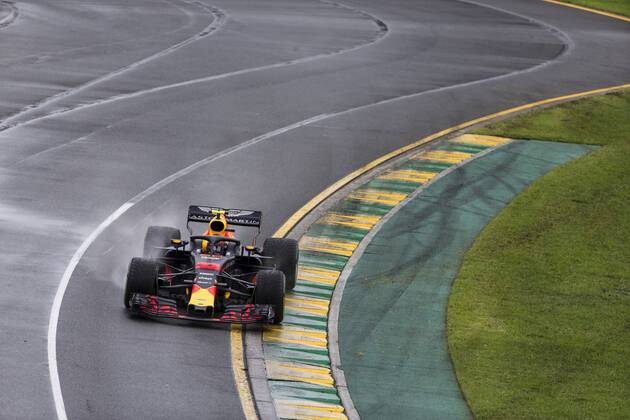 24th March 2018, Melbourne Grand Prix Circuit, Melbourne, Australia; Melbourne Formula One Grand Prix, qualifying; The number 33 Aston Martin Red Bull driven by Max Verstappen  ActionPlus12004684
