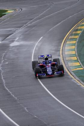 24th March 2018, Melbourne Grand Prix Circuit, Melbourne, Australia; Melbourne Formula One Grand Prix, qualifying; The number 10 Red Bull Toro Rosso Honda driven by Pierre Gasly  ActionPlus12004713