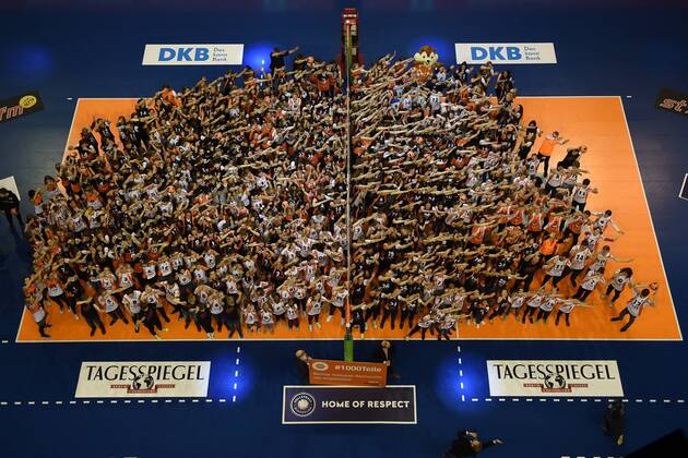 Volleyball mens season 2017 18 1 Bundesliga playoffs Quarter-final first leg BR Volleys SVG Lüneburg Big Picture Berlin volleyball newcomers receive new jerseys from the BR Volleys 28 03 18 Copyright: xMichaelxHundtx xMatthiasxKochx