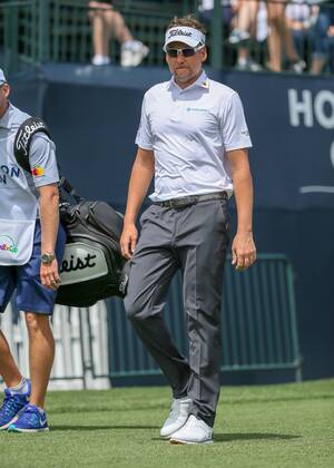 HUMBLE, TX - APRIL 01: Ian Poulter (GBR) departs the first tee during the final round of the Houston Open on April 1, 2018 at the Golf Club of Houston in Humble, Texas. (Photo by Leslie Plaza Johnson Icon Sportswire) GOLF: APR 01 PGA Golf Herren - Houston Open Icon180401001 EDITORIAL USE ONLY