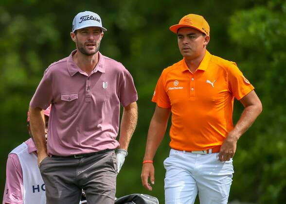 HUMBLE, TX - APRIL 01: Nicholas Lindheim (USA) and Rickie Fowler (USA) approach the tee on 2 during the final round of the Houston Open on April 1, 2018 at the Golf Club of Houston in Humble, Texas. (Photo by Leslie Plaza Johnson Icon Sportswire) GOLF: APR 01 PGA Golf Herren - Houston Open Icon180401057 EDITORIAL USE ONLY