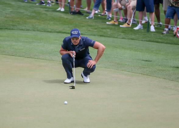 HUMBLE, TX - APRIL 01: Henrik Stenson (SWE) looks over his putt on 2 during the final round of the Houston Open on April 1, 2018 at the Golf Club of Houston in Humble, Texas. (Photo by Leslie Plaza Johnson Icon Sportswire) GOLF: APR 01 PGA Golf Herren - Houston Open Icon180401133 EDITORIAL USE ONLY