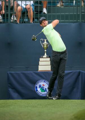 HUMBLE, TX - APRIL 01: Kevin Tway (USA) watches his tee shot on 2 during the final round of the Houston Open on April 1, 2018 at the Golf Club of Houston in Humble, Texas. (Photo by Leslie Plaza Johnson Icon Sportswire) GOLF: APR 01 PGA Golf Herren - Houston Open Icon180401147 EDITORIAL USE ONLY