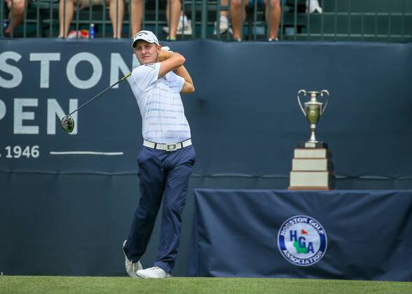 HUMBLE, TX - APRIL 01: Emiliano Grillo (ARG) watches his tee shot on 1 during the final round of the Houston Open on April 1, 2018 at the Golf Club of Houston in Humble, Texas. (Photo by Leslie Plaza Johnson Icon Sportswire) GOLF: APR 01 PGA Golf Herren - Houston Open Icon180401180 EDITORIAL USE ONLY