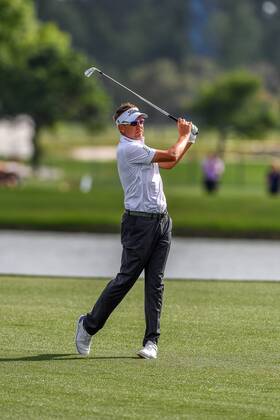 April 1, 2018: Ian Poulter hits on to the 18th green in regulation during the Houston Open at the Golf Club of Houston in Humble, Texas. CSM PGA Golf Herren 2018: Houton Open APR 1 - ZUMAc04_ 20180401_zaf_c04_077 Copyright: xChrisxBrownx