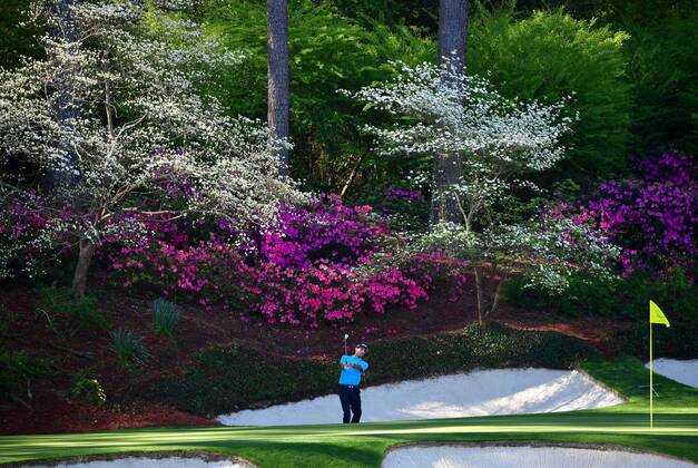 Bilder des Tages - SPORT Bubba Watson hits on the 12th hole during a practice round before the start of the Masters at Augusta National Golf Club, on April 2, 2018 in Augusta, Georgia.  AUG20180402307 KEVINxDIETSCH