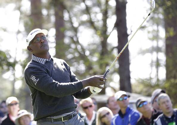 Vijay Singh of Fiji hits his tee shot on the 4th hole in the 1st round of the 2018 Masters Tournament at the Augusta National Golf Club in Augusta, Georgia, on April 5, 2018.  AUG20180405113 JOHNxANGELILLO