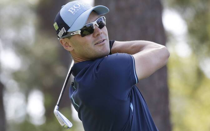 Martin Kaymer of Germany hits a tee shot on the 4th hole in the 1st round of the 2018 Masters Tournament at the Augusta National Golf Club in Augusta, Georgia, on April 5, 2018.  AUG20180405118 JOHNxANGELILLO