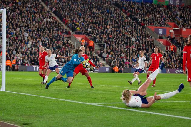 Laura O Sullivan of Wales dives to claim the ball during the 2019 World Cup Qualification match between England Women and Wales Women at the St Mary s Stadium, Southampton, England on 6 April 2018. Copyright: xSimonxCarltonx 19510023