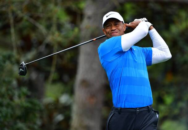 Tiger Woods watches his drive off of the 15th tee during the third round of the 2018 Masters Tournament at the Augusta National Golf Club in Augusta, Georgia, on April 7, 2018.  AUG20180407319 KEVINxDIETSCH