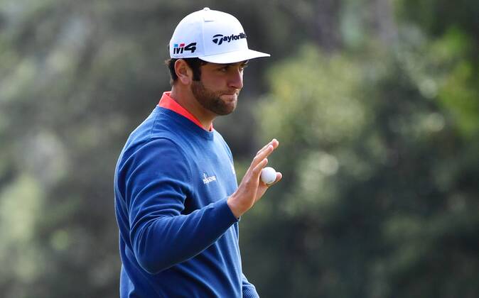 Jon Rahm of Spain reacts after his par putt on the 1st hole in the final round of the 2018 Masters Tournament at the Augusta National Golf Club in Augusta, Georgia, on April 8, 2018.  AUG20180408106 KEVINxDIETSCH
