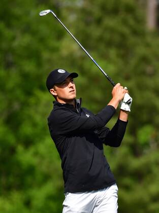 Jordan Spieth watches his hit off of the 12th tee during round 4 of the 2018 Masters Tournament at the Augusta National Golf Club in Augusta, Georgia, on April 8, 2018.  AUG20180408305 KEVINxDIETSCH