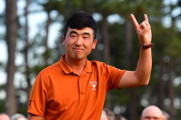 Doug Ghim celebrates after winning the low amateur at the 2018 Masters Tournament at the Augusta National Golf Club in Augusta, Georgia, on April 8, 2018.  AUG20180408325 KEVINxDIETSCH