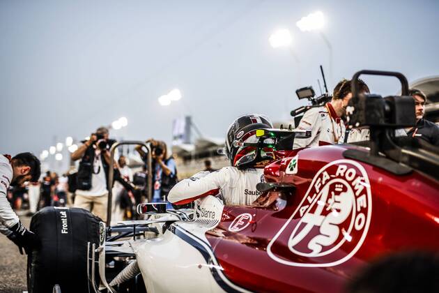 LECLERC Charles (mco), Alfa Romeo Sauber F1 Team C37, starting grid during 2018 Formula 1 FIA World Championship WM Weltmeisterschaft Bahrain Grand Prix, Sakhir Bahrain