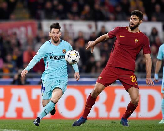 FUSSBALL CHAMPIONS LEAGUE SAISON 2017 2018 VIERTELFINALE RUECKSPIEL AS Rom - FC Barcelona Barca 10.04.2018 Lionel Messi (li, Barca) gegen Federico Fazio (re, AS Rom)