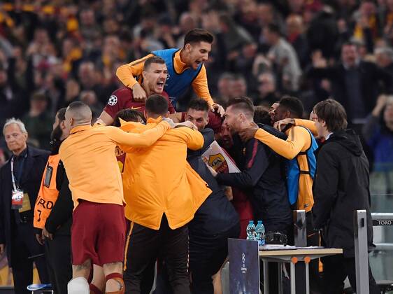 FUSSBALL CHAMPIONS LEAGUE SAISON 2017 2018 VIERTELFINALE RUECKSPIEL AS Rom - FC Barcelona Barca 10.04.2018 TEAMJUBEL AS Rom nach dem entscheidenden Treffer von Kostas Manolas zum 3-0 Sieg