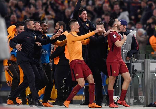 FUSSBALL CHAMPIONS LEAGUE SAISON 2017 2018 VIERTELFINALE RUECKSPIEL AS Rom - FC Barcelona Barca 10.04.2018 TEAMJUBEL AS Rom; Torschuetze 3-0 Kostas Manolas (re)