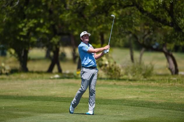 SAN ANTONIO, TX - APRIL 19: Keegan Bradley watches his shot during the first round of the Valero Texas Open at the TPC San Antonio Oaks Course in San Antonio, TX on April 19, 2018. (Photo by Daniel Dunn Icon Sportswire) GOLF: APR 19 PGA Golf Herren - Valero Texas Open Icon18041954 EDITORIAL USE ONLY