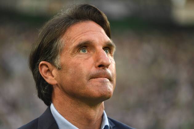 Soccer 1 BL Season 2017 2018 Matchday 31 Borussia Mönchengladbach vs VFL Wolfsburg 20 04 2018 Stadion im Borussia Park Mönchengladbach Bruno Labbadia Coach VfL Wolfsburg Promotion Single Picture