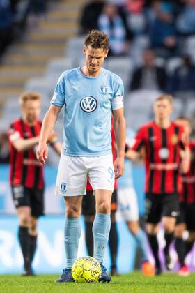 180423 Malmö FFs Markus Rosenberg dies after the Brommapojkarnas Bajram Ajeti did not picture 1 1 painted on penalty during the football match in Allsvenskan between Malmö FF and Brommapojkarna on April 23, 2018 in Malmö Copyright: PETTERxARVIDSON BB180423PA034