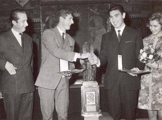 BRU51 - 19680113 - BRUSSELS, BELGIUM: () Cyclist Eddy Merckx (R) wins the national sports merit trophy 1967. Eddy Merckx son Axel wins Thursday 18 November 2004 the national sports merit trophy 2004.  x3060476x